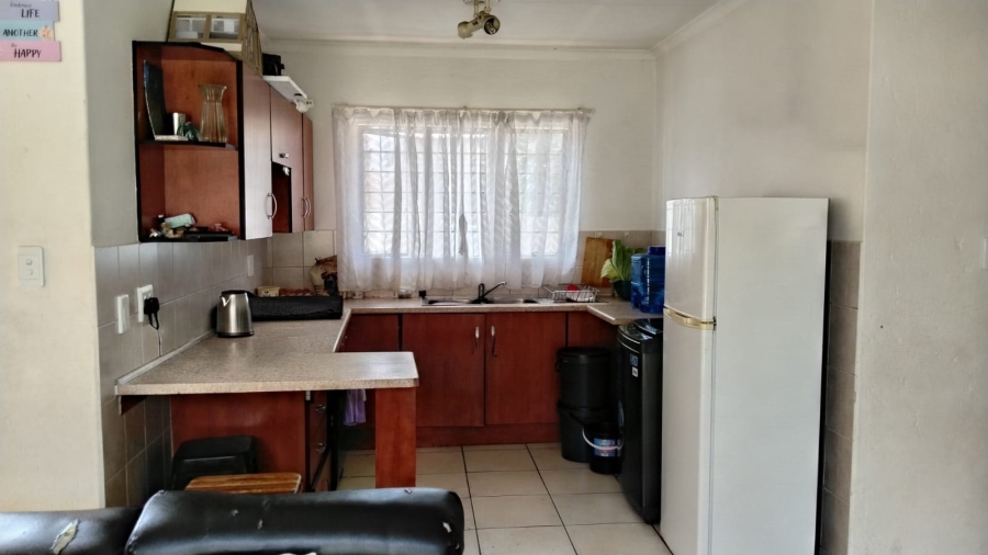 2 Bedroom Property for Sale in Greenhills Gauteng