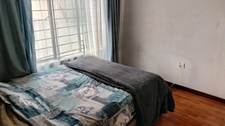 2 Bedroom Property for Sale in Greenhills Gauteng