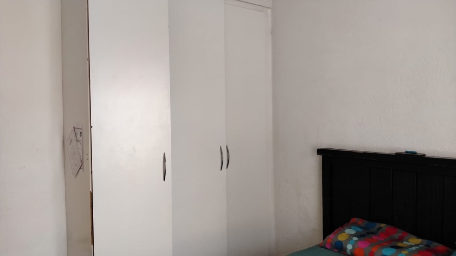 2 Bedroom Property for Sale in Greenhills Gauteng
