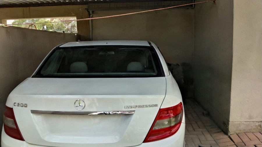 2 Bedroom Property for Sale in Greenhills Gauteng