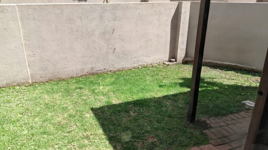 2 Bedroom Property for Sale in Greenhills Gauteng