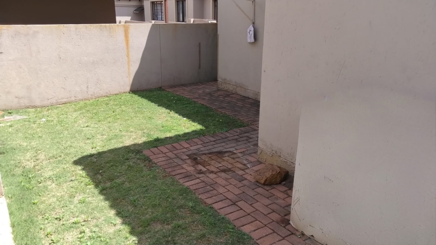 2 Bedroom Property for Sale in Greenhills Gauteng