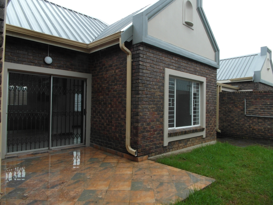 To Let 2 Bedroom Property for Rent in East Town Gauteng
