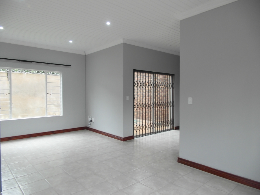To Let 2 Bedroom Property for Rent in East Town Gauteng