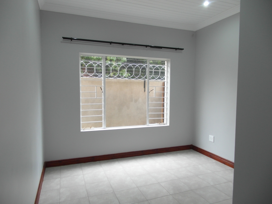 To Let 2 Bedroom Property for Rent in East Town Gauteng