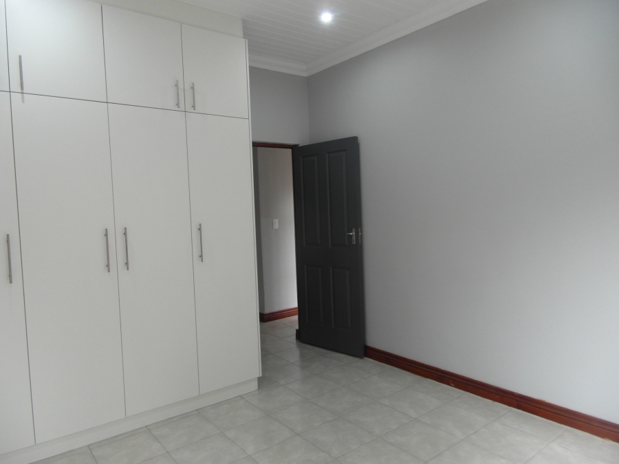 To Let 2 Bedroom Property for Rent in East Town Gauteng