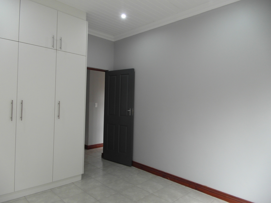 To Let 2 Bedroom Property for Rent in East Town Gauteng