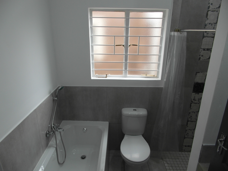 To Let 2 Bedroom Property for Rent in East Town Gauteng
