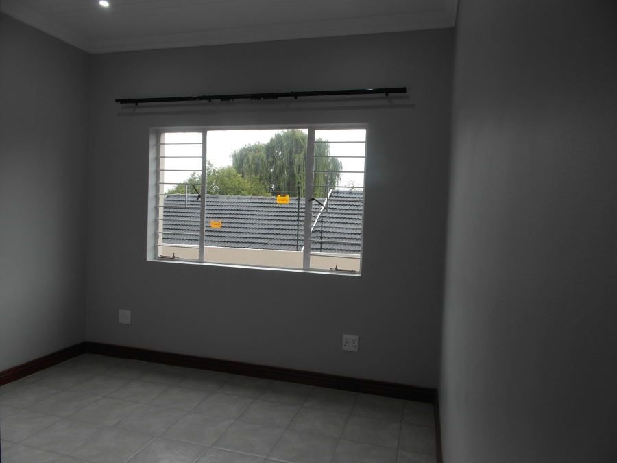To Let 2 Bedroom Property for Rent in East Town Gauteng