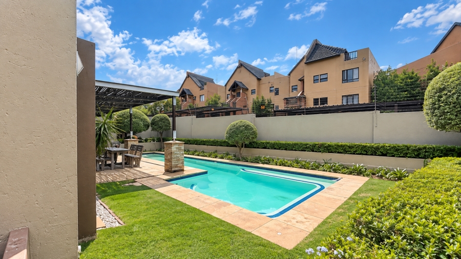 1 Bedroom Property for Sale in Lonehill Gauteng