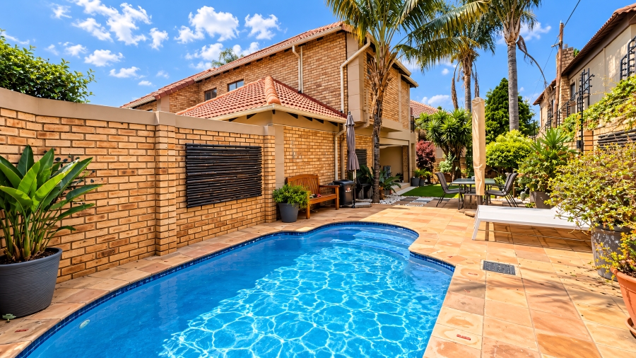 3 Bedroom Property for Sale in Beverley Gauteng
