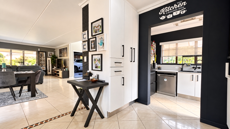 3 Bedroom Property for Sale in Beverley Gauteng