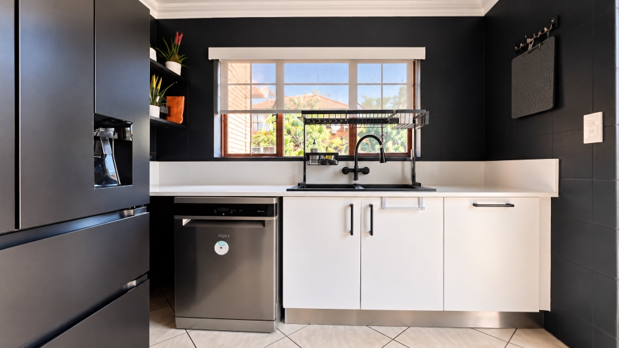 3 Bedroom Property for Sale in Beverley Gauteng