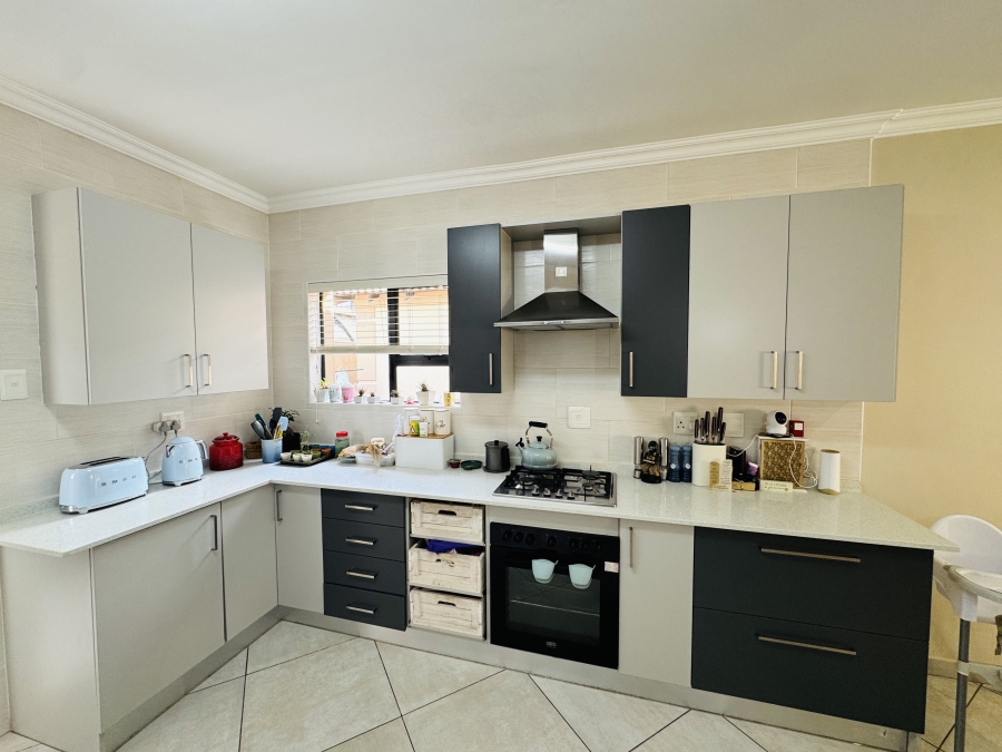 3 Bedroom Property for Sale in Thatchfield Estate Gauteng