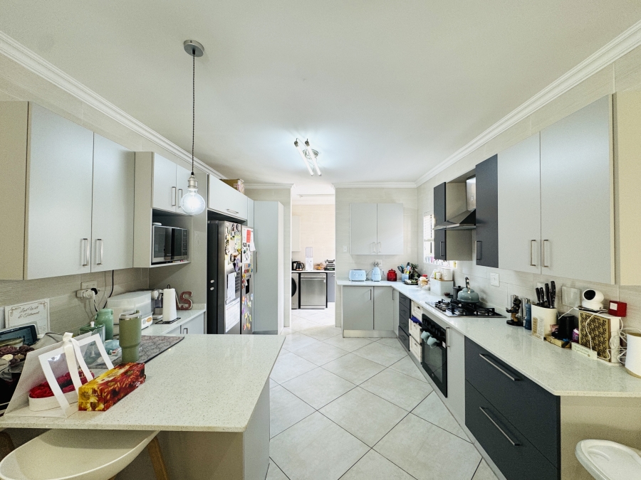 3 Bedroom Property for Sale in Thatchfield Estate Gauteng