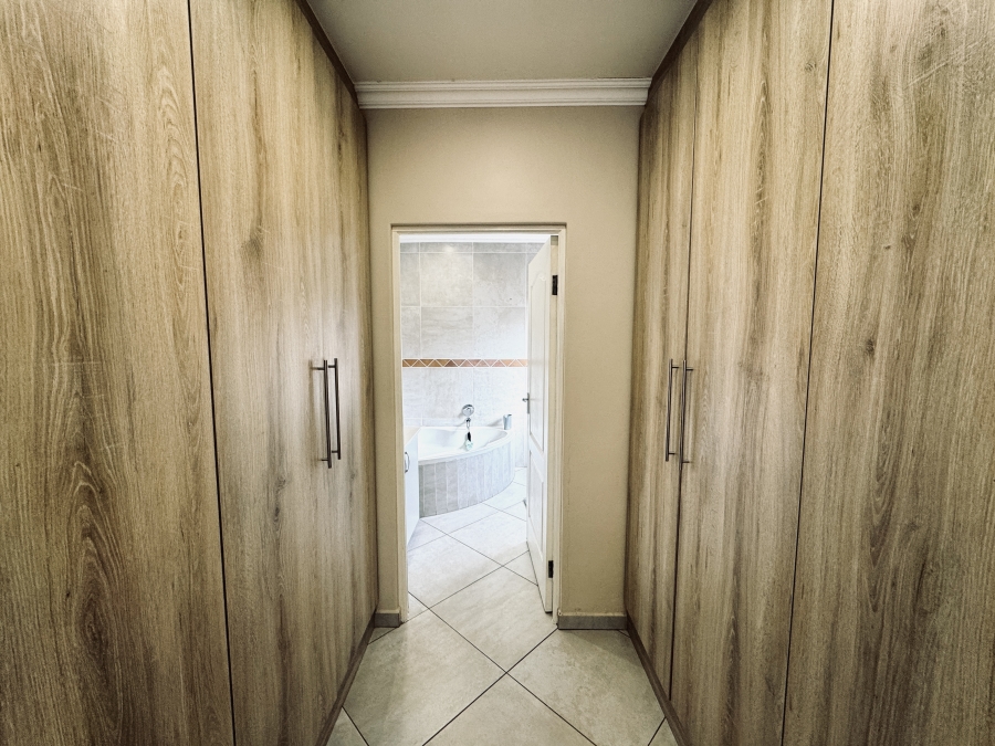 3 Bedroom Property for Sale in Thatchfield Estate Gauteng