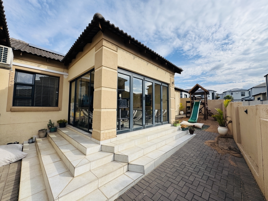 3 Bedroom Property for Sale in Thatchfield Estate Gauteng