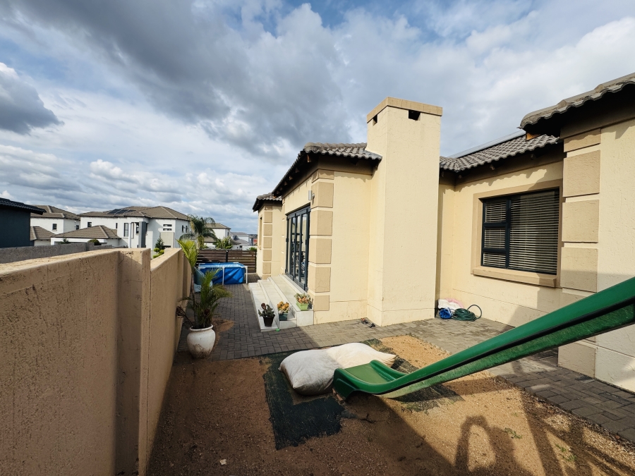 3 Bedroom Property for Sale in Thatchfield Estate Gauteng