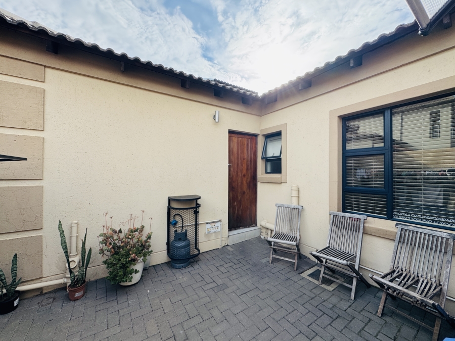 3 Bedroom Property for Sale in Thatchfield Estate Gauteng