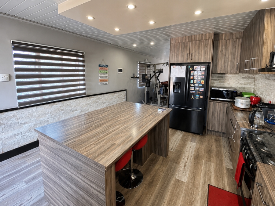 5 Bedroom Property for Sale in Primrose Gauteng