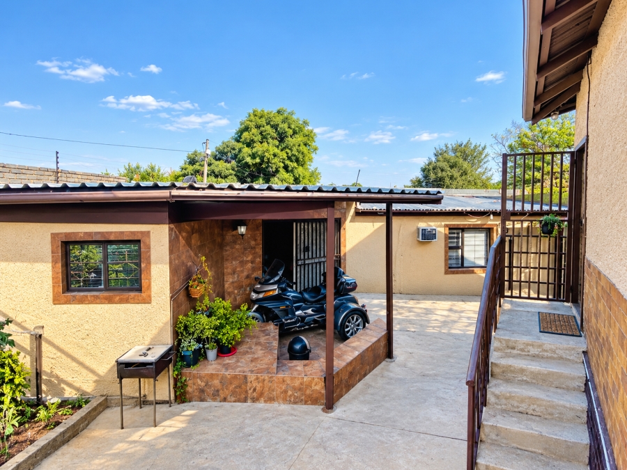 5 Bedroom Property for Sale in Primrose Gauteng