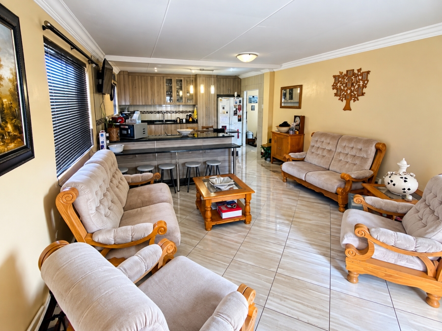 5 Bedroom Property for Sale in Primrose Gauteng