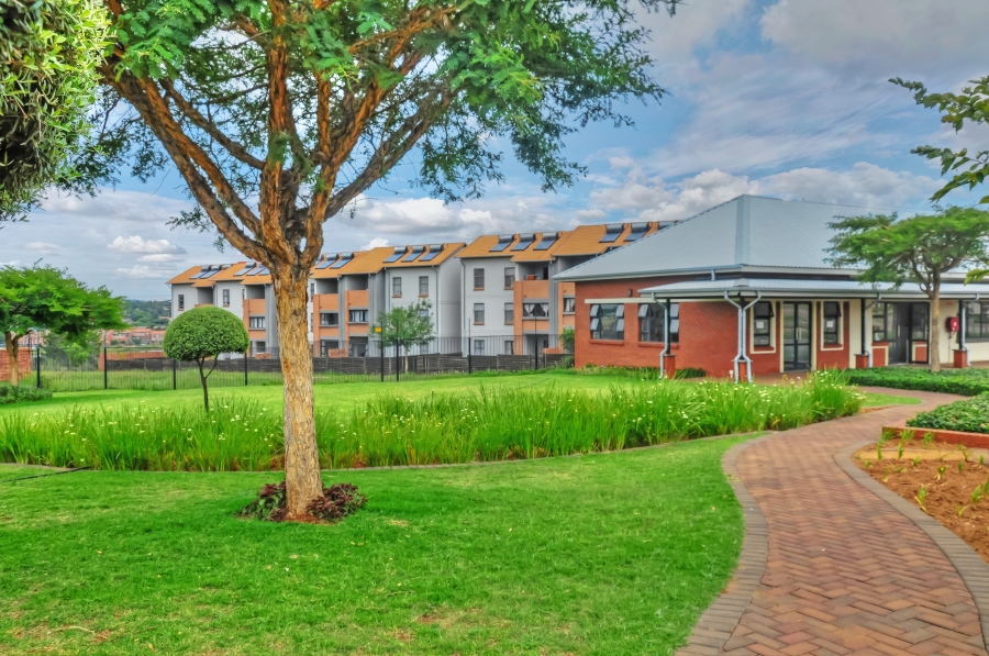 To Let 3 Bedroom Property for Rent in Noordwyk Gauteng