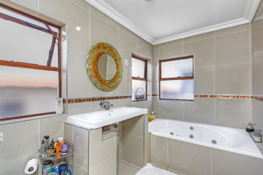 5 Bedroom Property for Sale in Summerset Gauteng