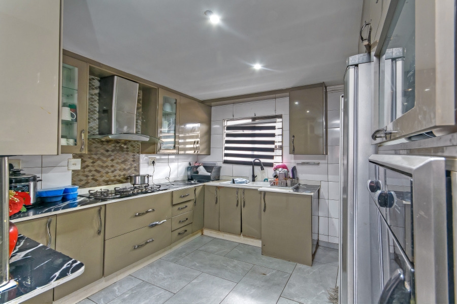 3 Bedroom Property for Sale in Protea Glen Gauteng
