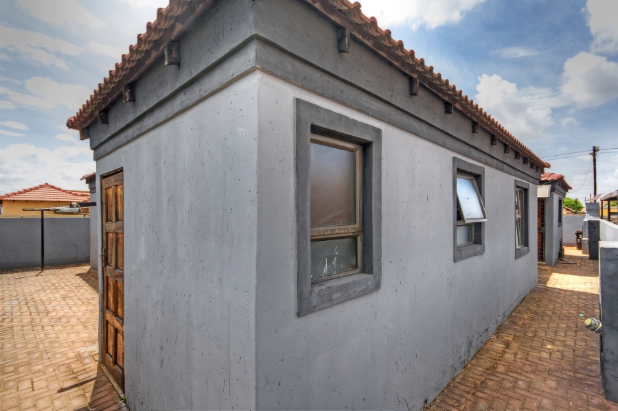 3 Bedroom Property for Sale in Protea Glen Gauteng