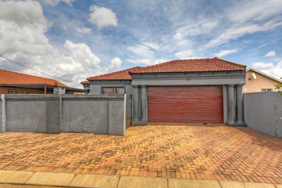 3 Bedroom Property for Sale in Protea Glen Gauteng
