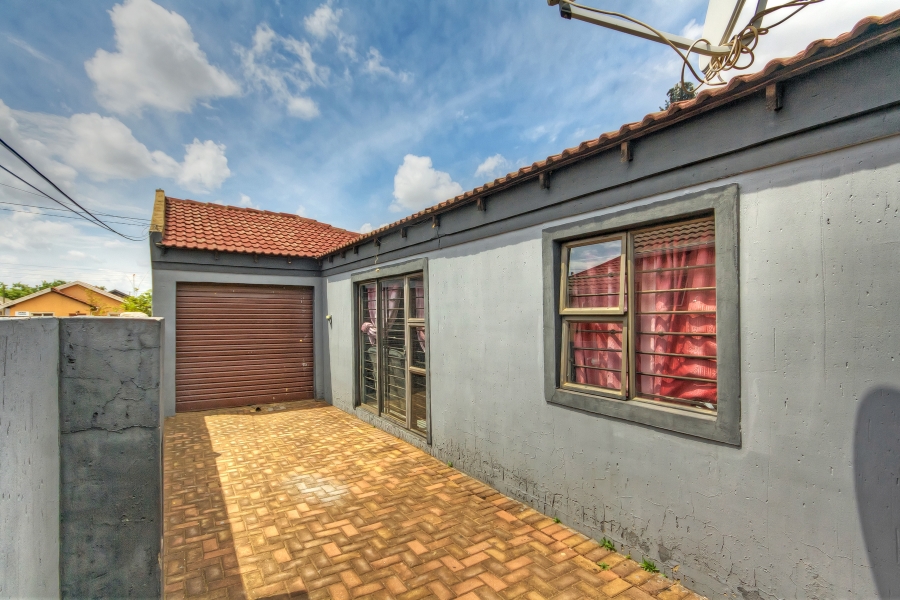 3 Bedroom Property for Sale in Protea Glen Gauteng