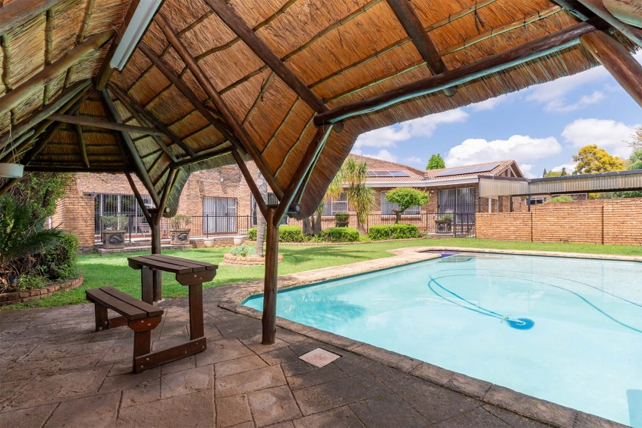 5 Bedroom Property for Sale in Pomona Gauteng