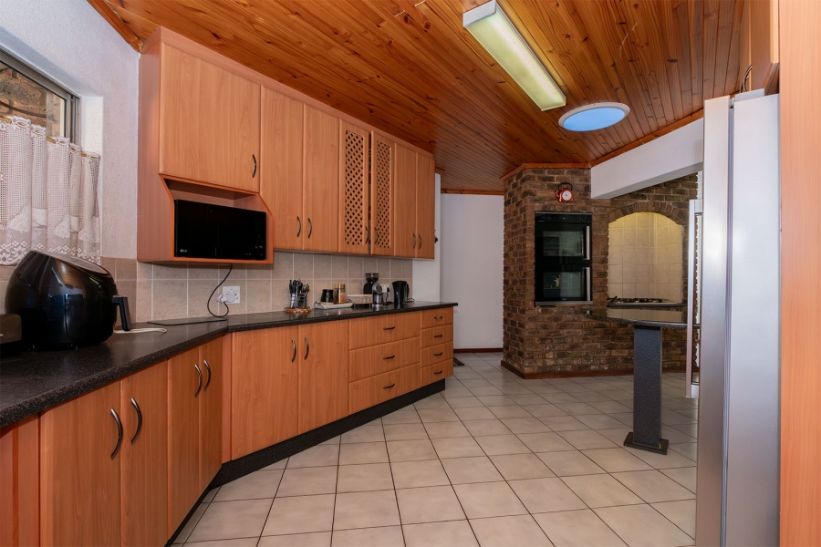 5 Bedroom Property for Sale in Pomona Gauteng