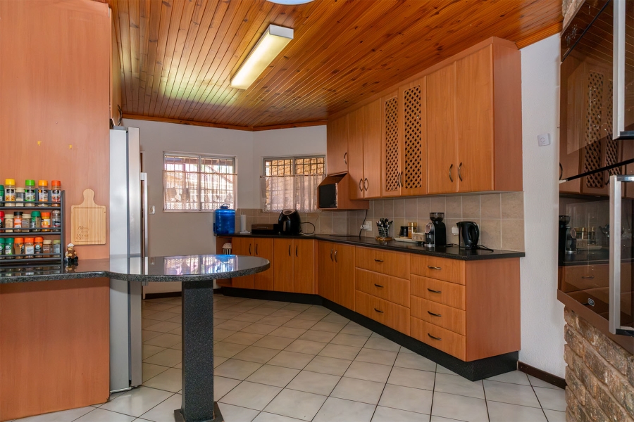 5 Bedroom Property for Sale in Pomona Gauteng