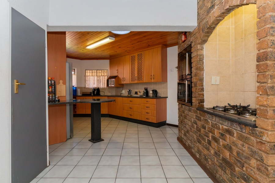 5 Bedroom Property for Sale in Pomona Gauteng