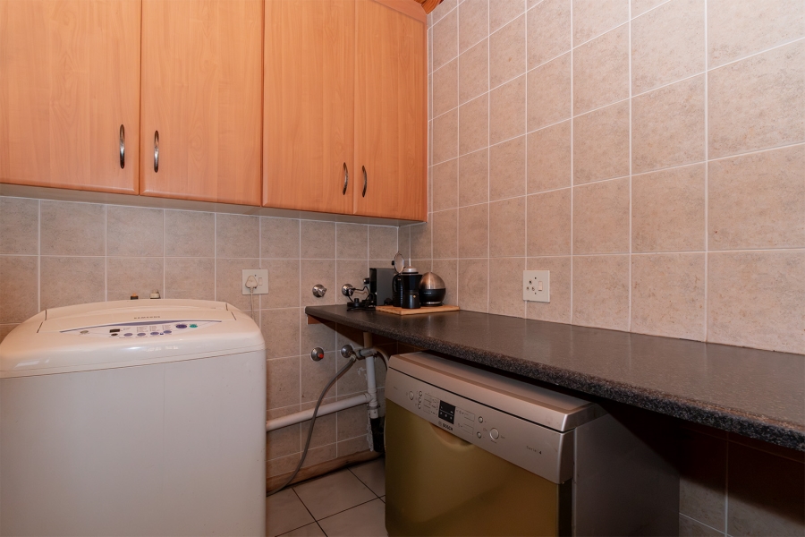 5 Bedroom Property for Sale in Pomona Gauteng
