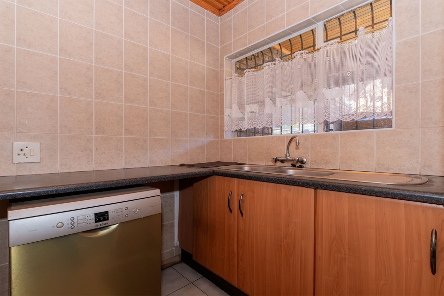 5 Bedroom Property for Sale in Pomona Gauteng