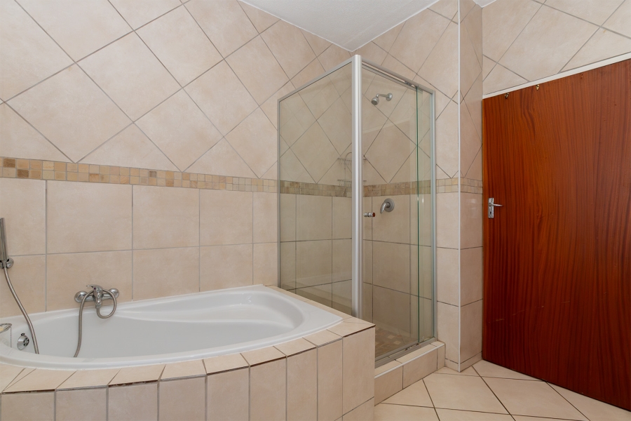 5 Bedroom Property for Sale in Pomona Gauteng