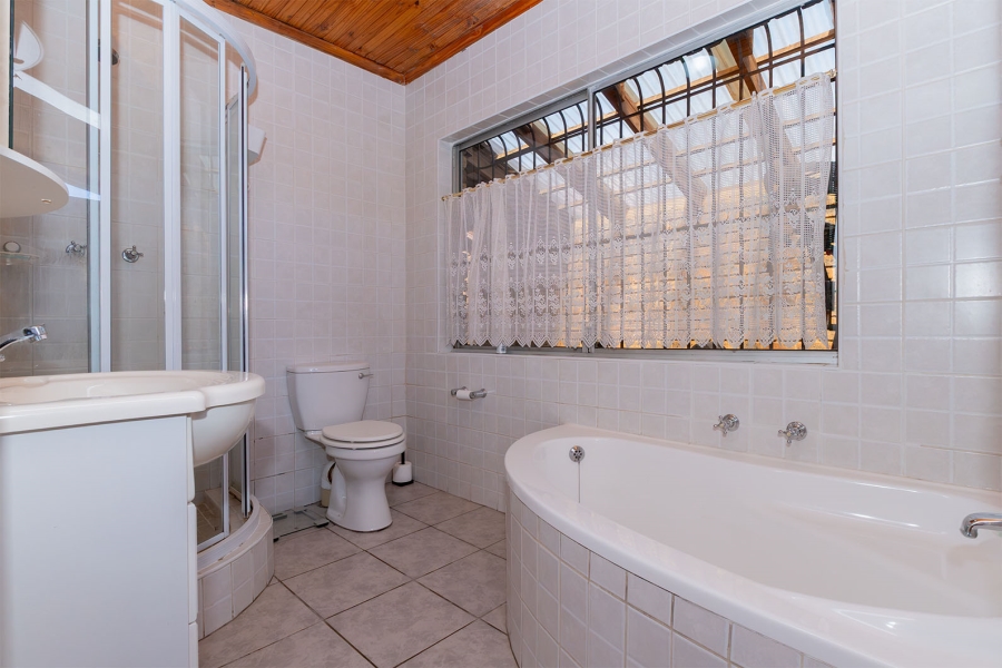 5 Bedroom Property for Sale in Pomona Gauteng