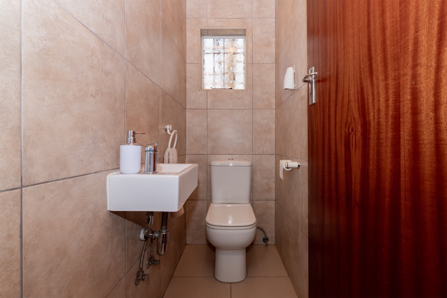 5 Bedroom Property for Sale in Pomona Gauteng