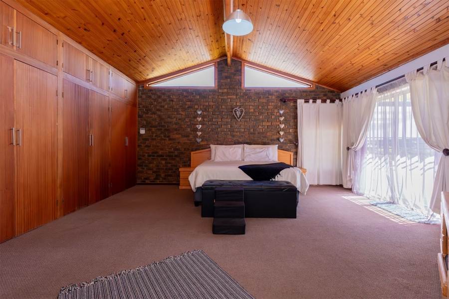 5 Bedroom Property for Sale in Pomona Gauteng