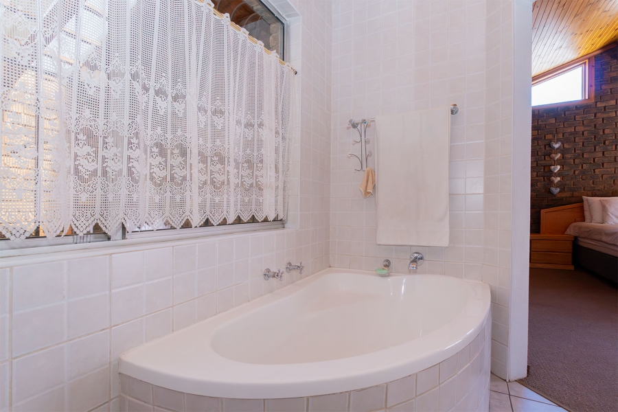 5 Bedroom Property for Sale in Pomona Gauteng