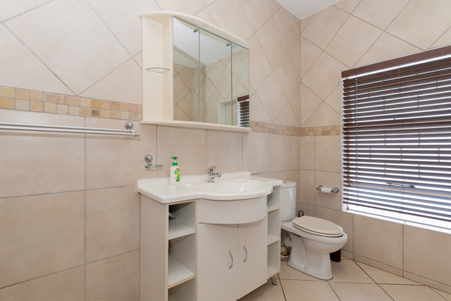 5 Bedroom Property for Sale in Pomona Gauteng