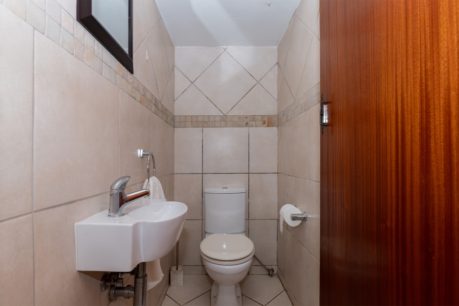 5 Bedroom Property for Sale in Pomona Gauteng