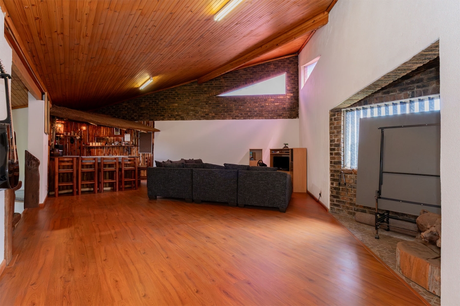 5 Bedroom Property for Sale in Pomona Gauteng