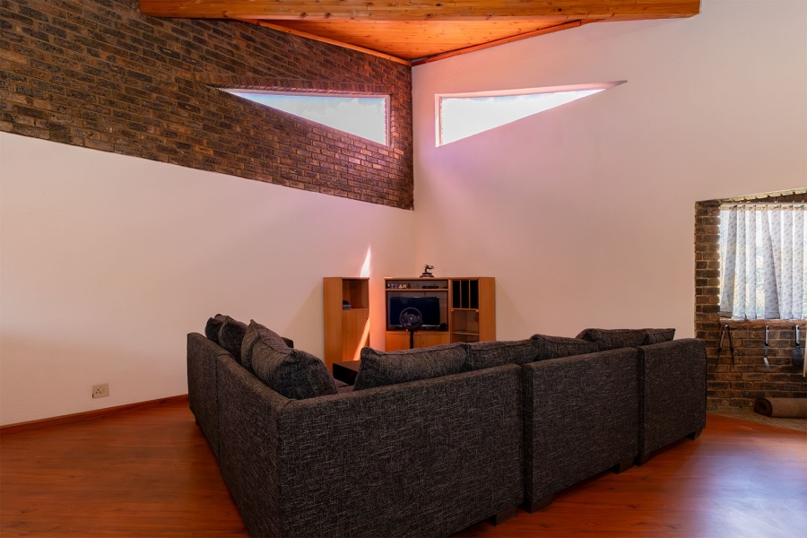 5 Bedroom Property for Sale in Pomona Gauteng