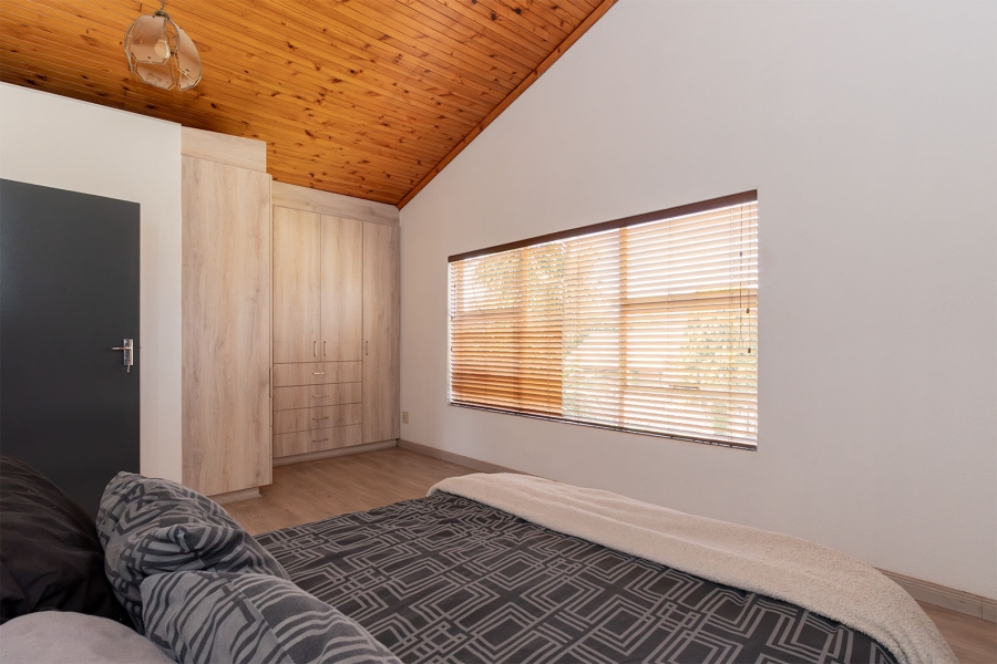 5 Bedroom Property for Sale in Pomona Gauteng