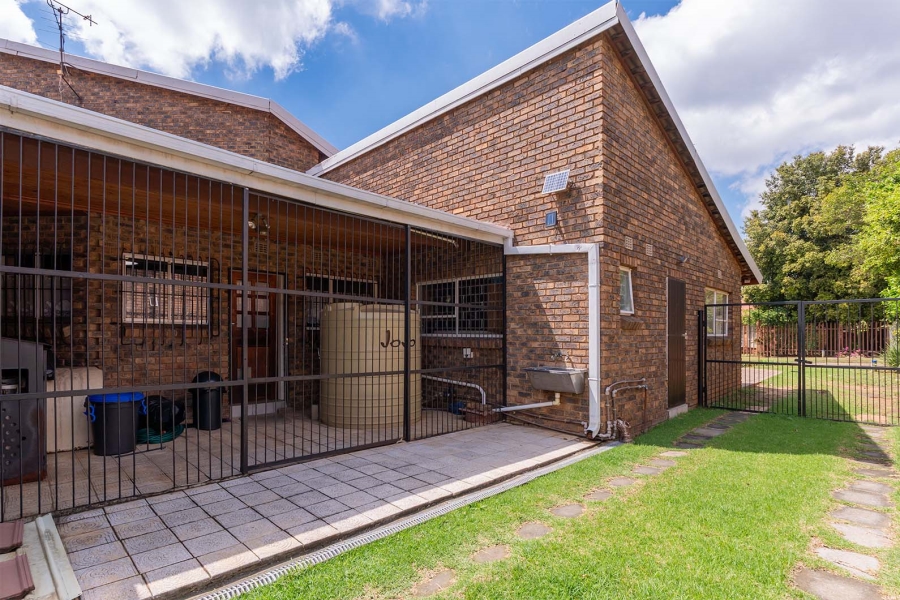 5 Bedroom Property for Sale in Pomona Gauteng