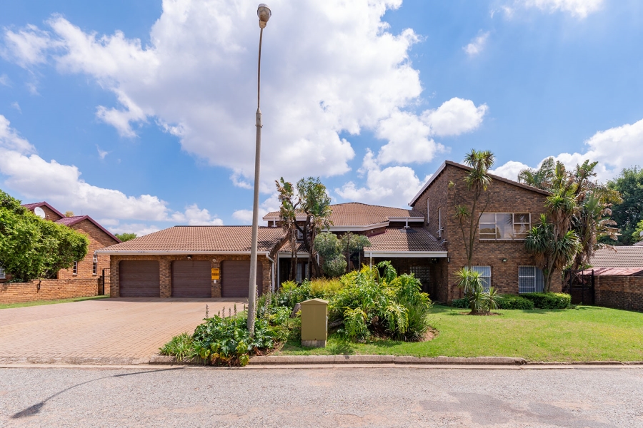 5 Bedroom Property for Sale in Pomona Gauteng